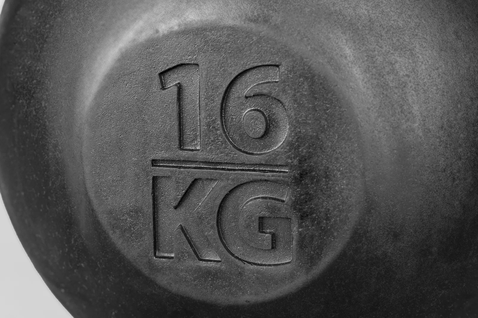 Scopri i KingsBox Elite Rubberized Kettlebell per una resistenza senza pari | KingsBox