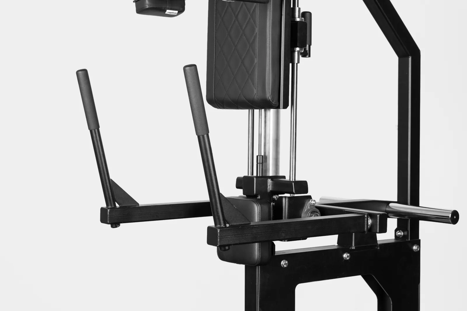 Machine à Triceps Kick Back à charge libre – Wicked Lord | KingsBox | KingsBox