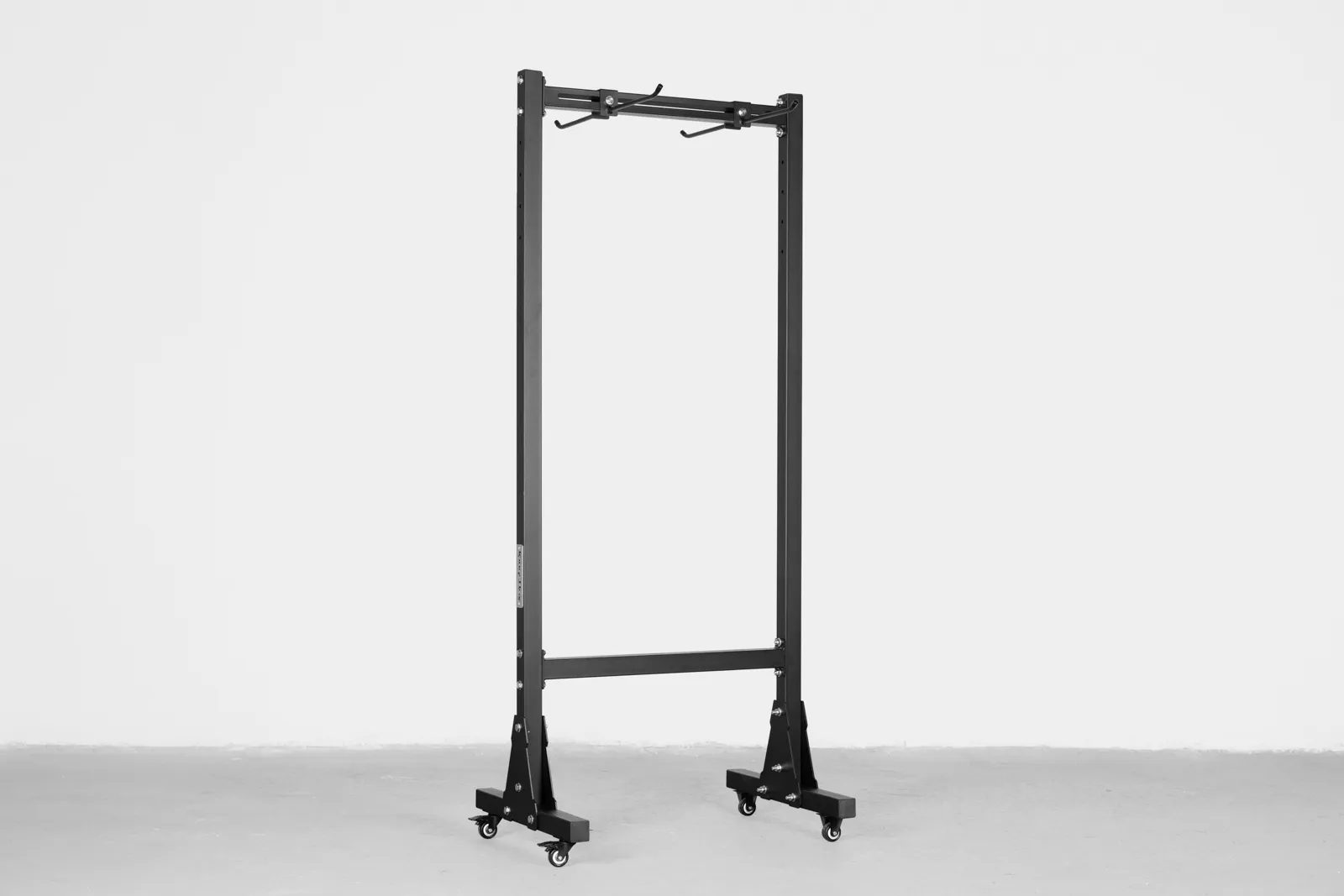Rack autoportant pour tapis d'entraînement | Maintenez votre salle de sport rangée et organisée | KingsBox