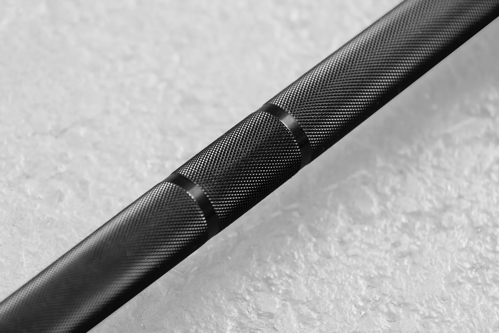 The Mad Bar Women's Olympic Barbell | Stylish Black Barbell for Dynamic Workouts | KingsBox