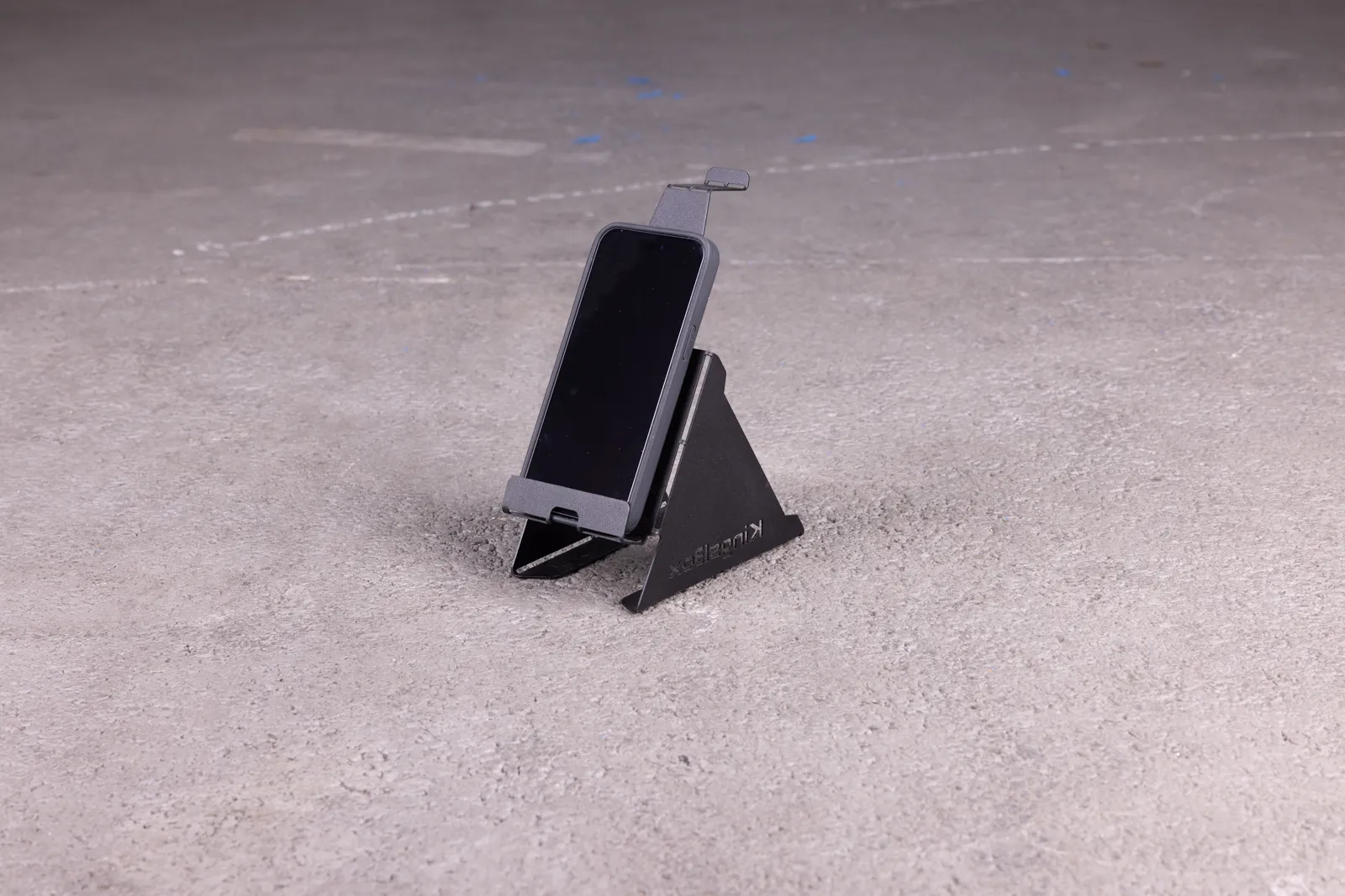 Ställ för telefon/surfplatta och hörlurar | KingsBox