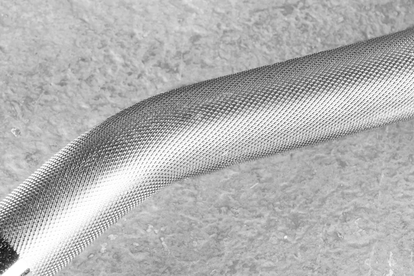 Olympic Ez Curl Bar | EZ Curl angled Olympic barbell | KingsBox