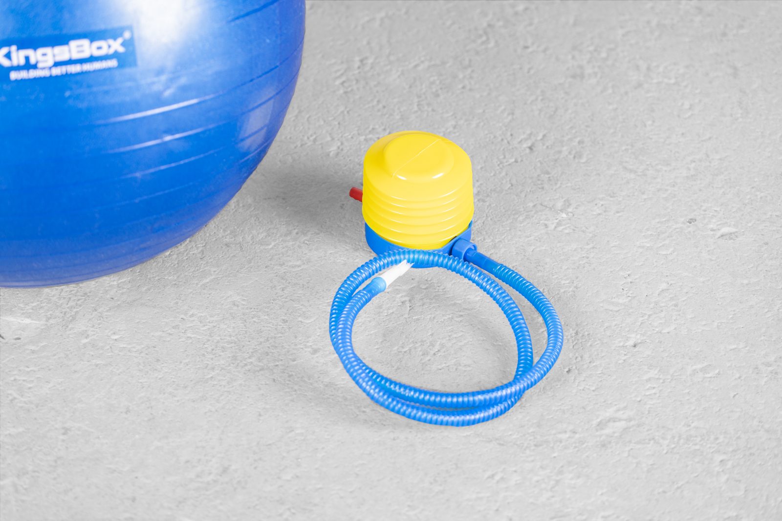 KAONESS 2 Pièces Ballon d'entraînement de Yoga Ballon d'exercice pour les  Doigts Balle Anti Stress Balle Molle et Dure Boule de Pétrissage pour  Adultes Enfants(Bleu et Gris) : : Sports et Loisirs