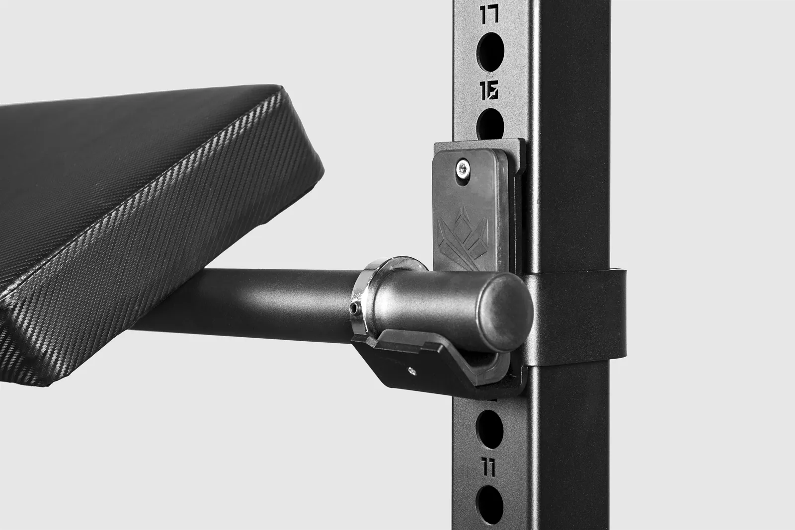 Roterande Hip Thruster| Fäste som roterar för höftstötsövningar. | KingsBox