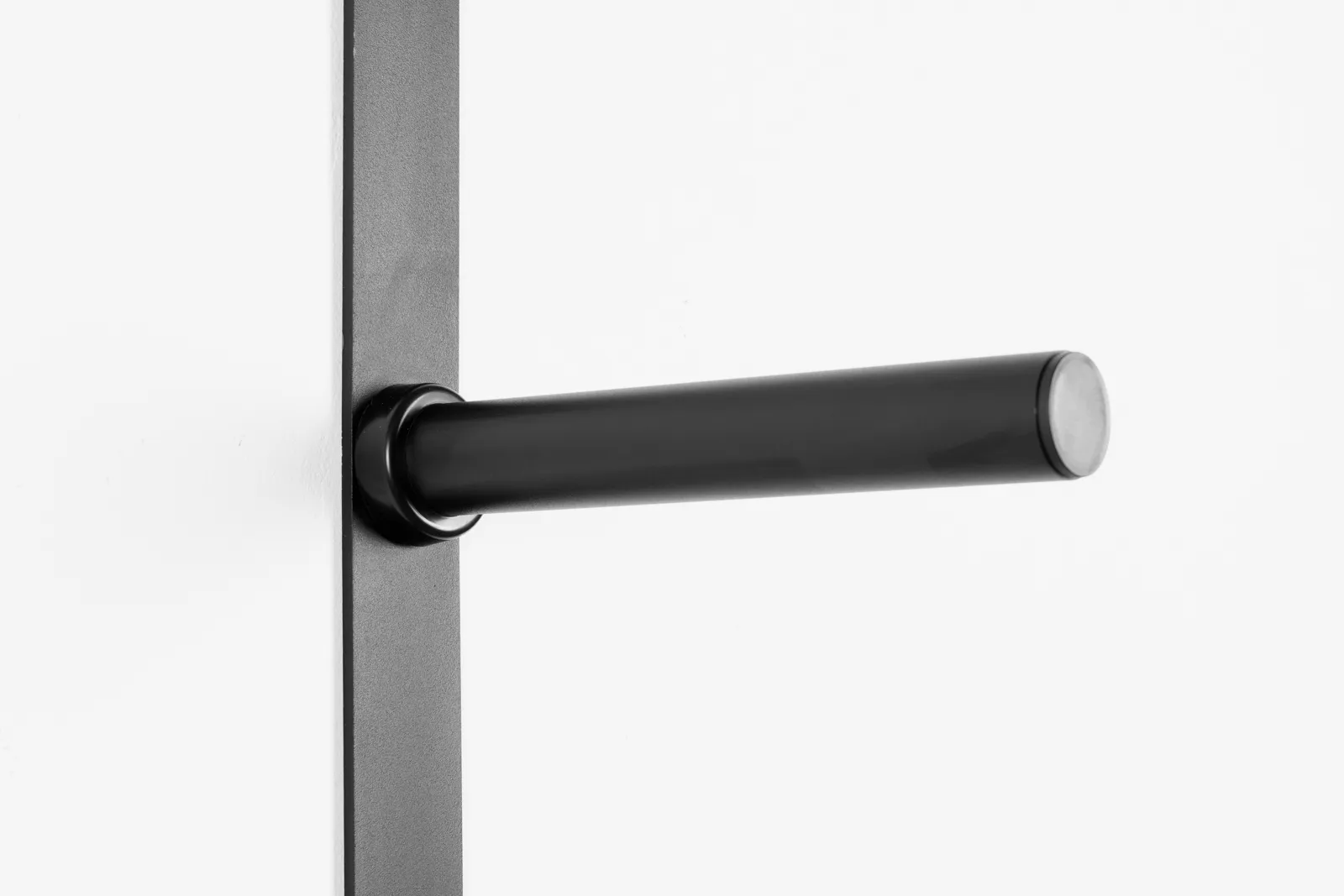 The KingsBox Wall/upright Plate Storage | for those that want a simple and inexpensive way to tidy up their Gym or home gym. | KingsBox