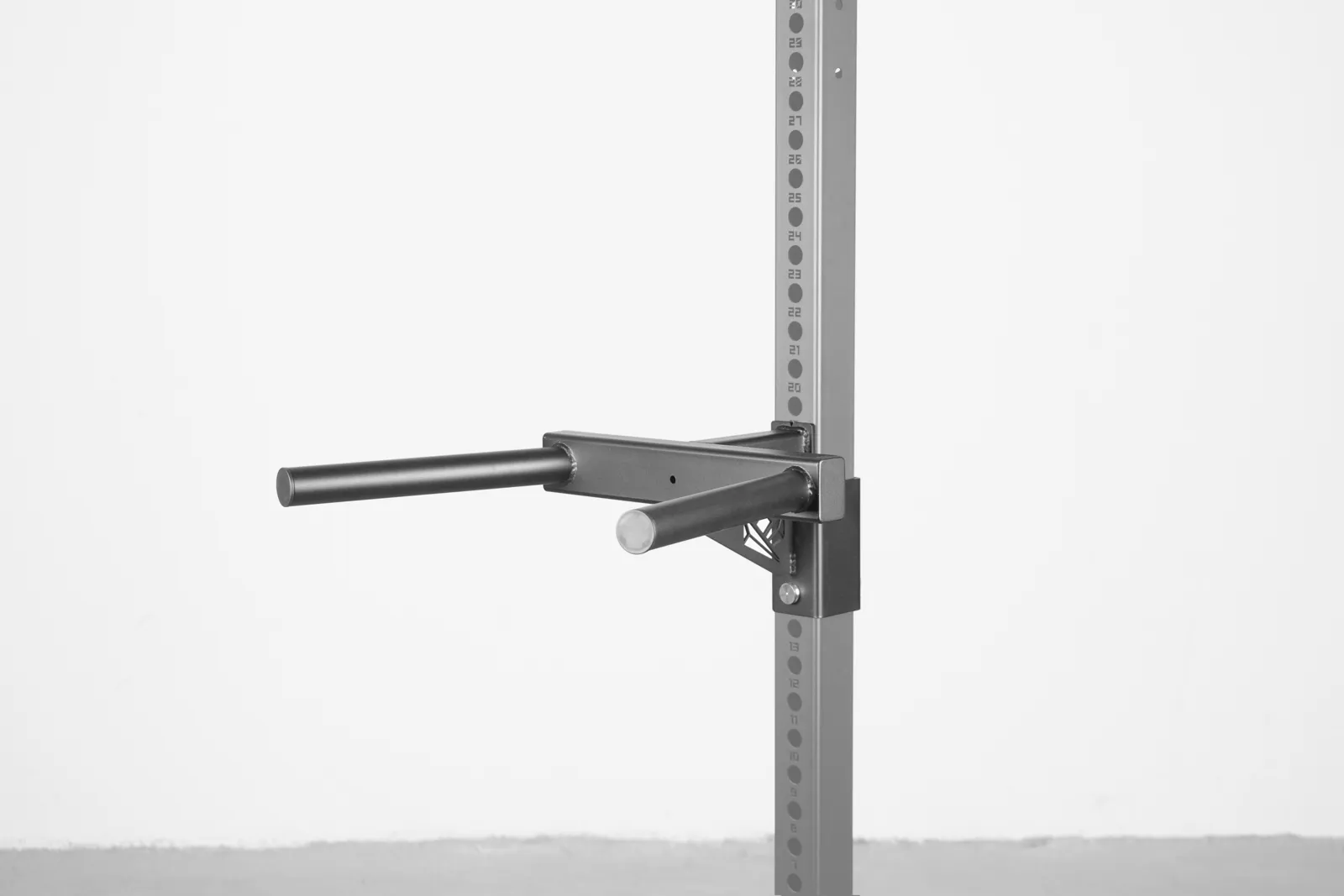Outdoor Mighty Dip Bar (Front Fit) | KingsBox