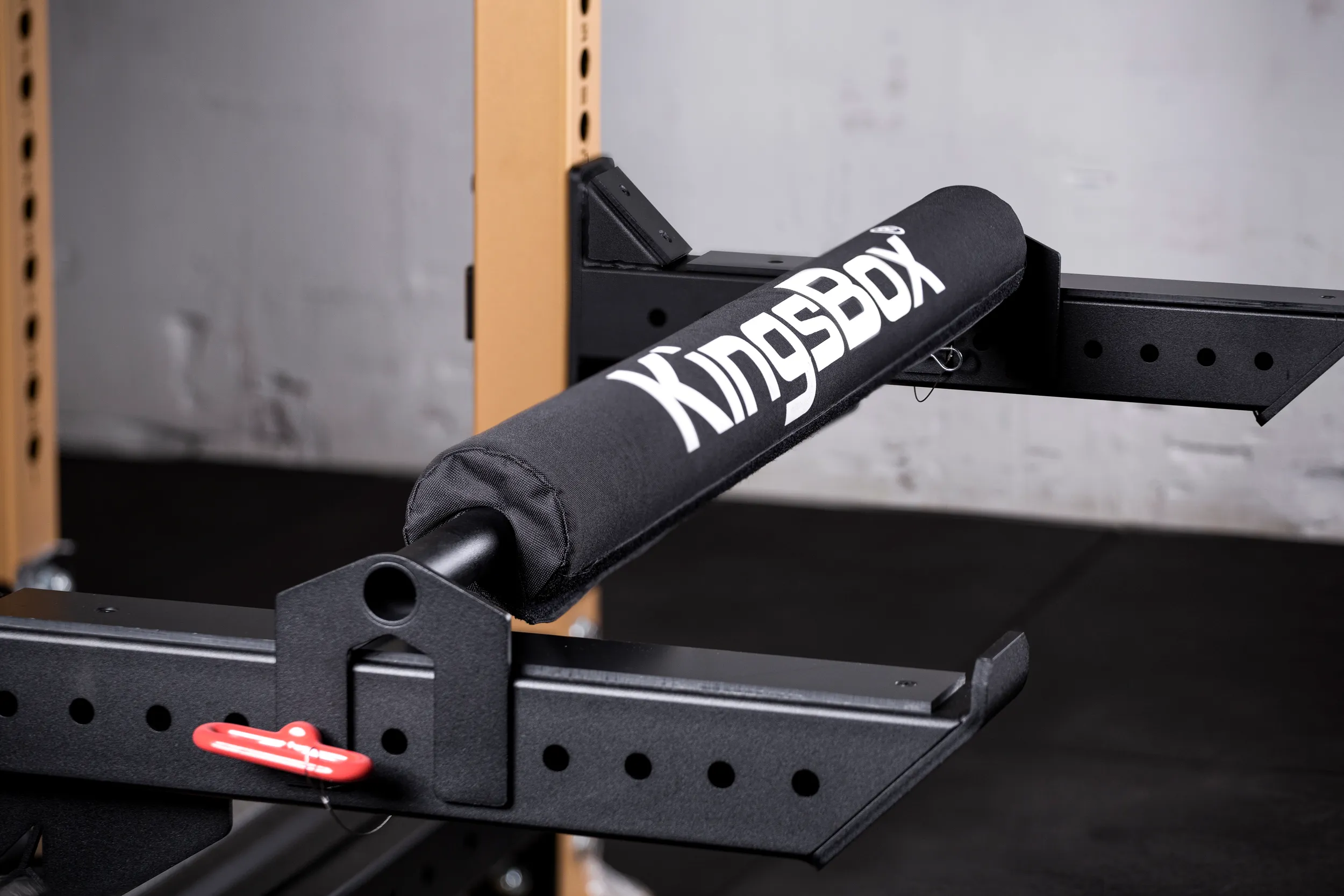 Mighty QF | Leg support for exercises with heavy loads | KingsBox