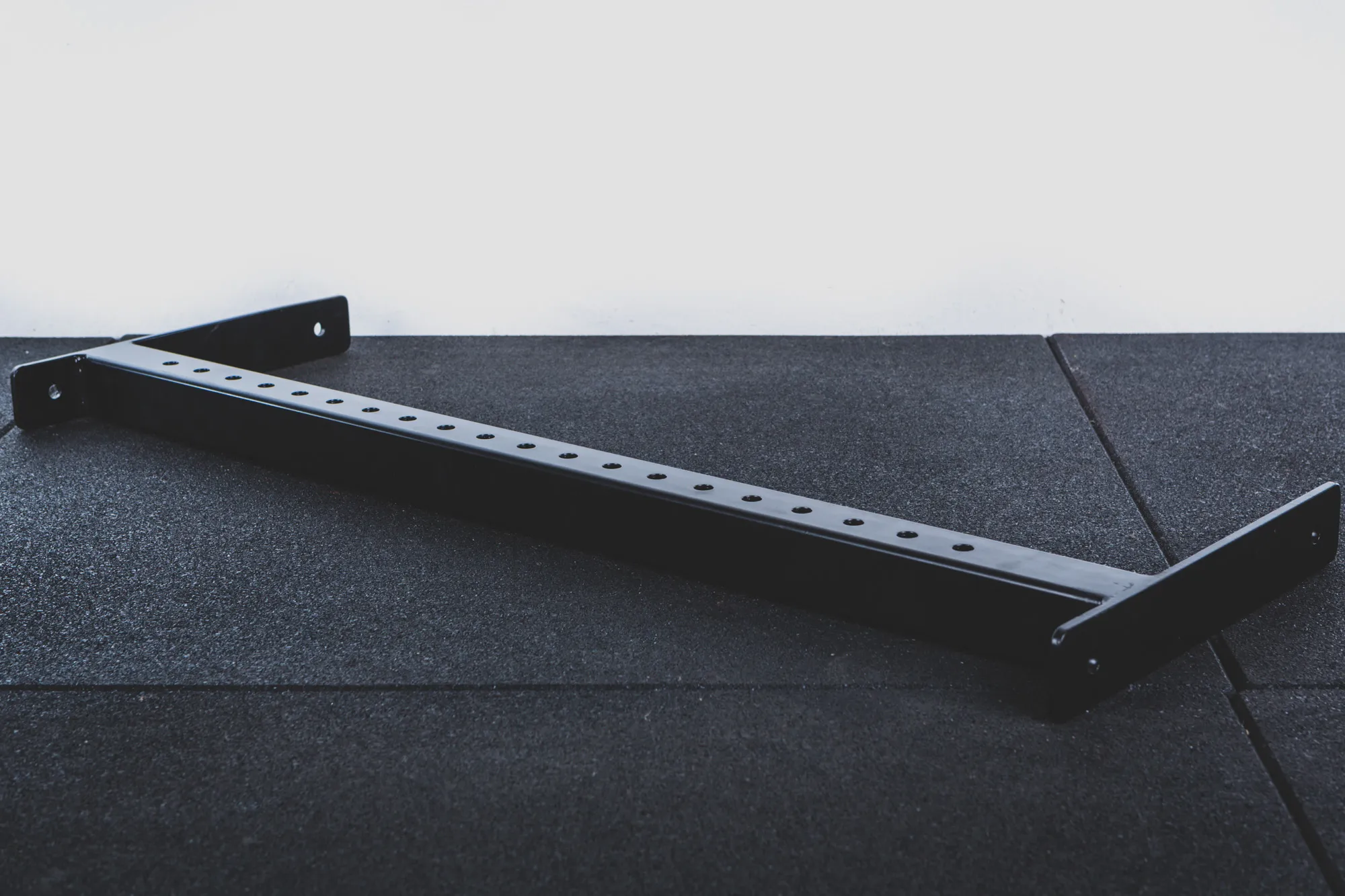 Steel crossbar to reinforce our Mighty Series Rigs | KingsBox