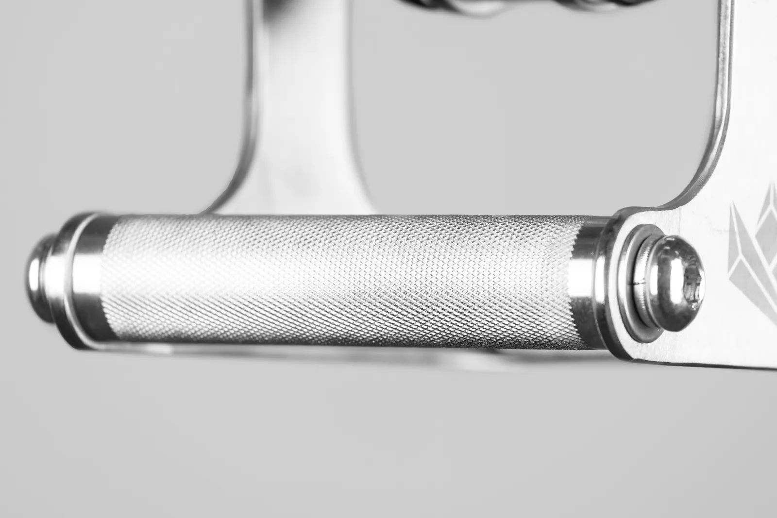 KingsBox Knurled Chromed Row Handle | Premium Grip for Intense Workouts | KingsBox