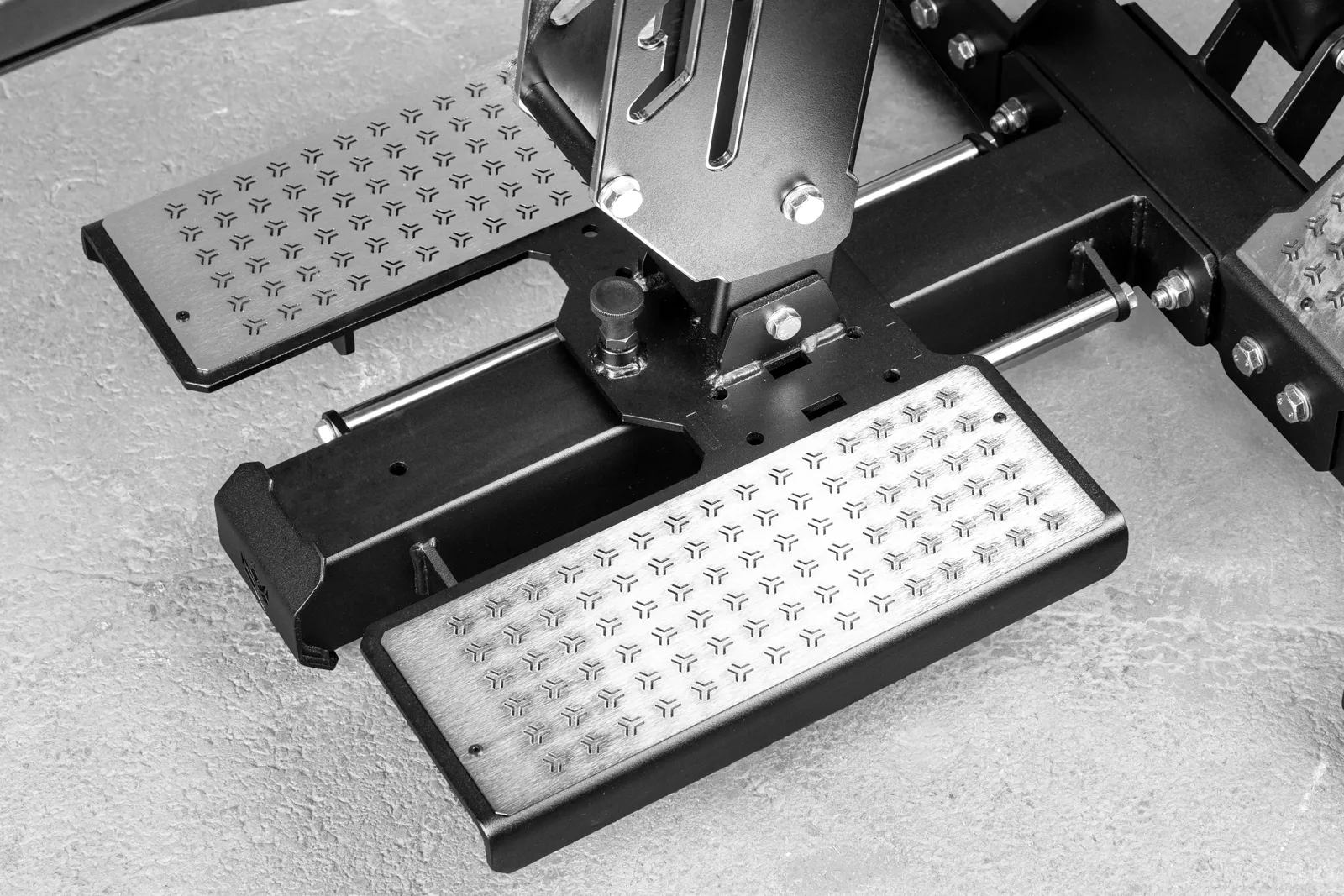 Potenzia il tuo allenamento di forza con la macchina The Fierce Princess Horizontal Row. Progettata con componenti regolabili per allenamenti mirati dei muscoli della schiena. | KingsBox